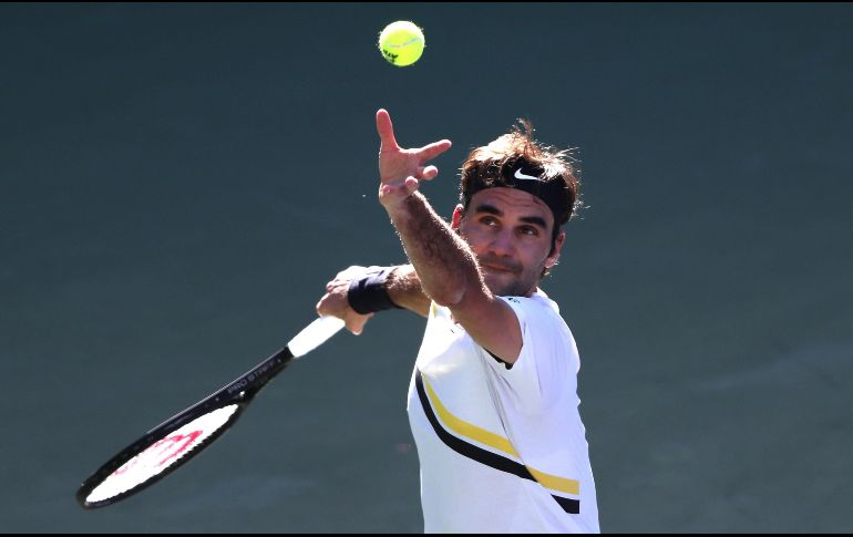 Federer pasó a la tercera ronda del Masters 1000 de Indian Wells tras vencer al argentino Federico Delbonis por 6-3 y 7-6 (6). EFE/M. Nelson