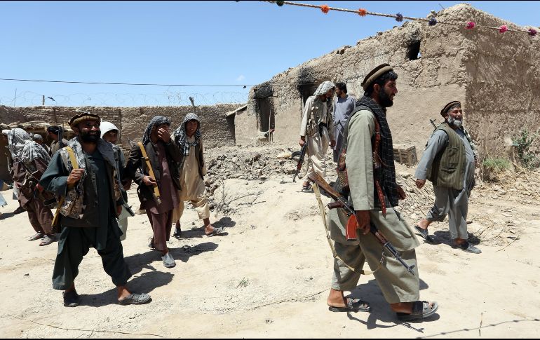 Los choques se desencadenaron cuando decenas de talibanes atacaron desde varias direcciones un complejo de edificios en el distrito de Anar-Darah. AP/ARCHIVO