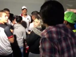 Francisco Rodríguez fue grabado lanzando un golpe a un aficionado cuando él y sus compañeros salían del vestidor. TWITTER / @RiverettiMX