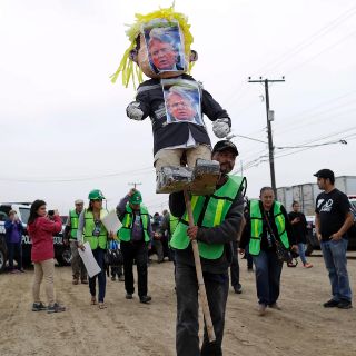 Trump visita California en medio de protestas