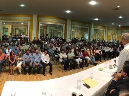 El aspirante presidencial llamó a partidos, organismos electorales, candidatos y ciudadanos a realizar una campaña por la democracia y respeto al voto. TWITER / @lopezobrador_