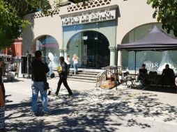La filmación comenzó en una tienda de vestidos de novia ubicada en Avenida Vallarta. EL INFORMADOR/J. Pérez