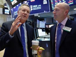El Standard & Poor´s 500 muestra un ligero ascenso de 6.58 puntos. AP / R. Drew