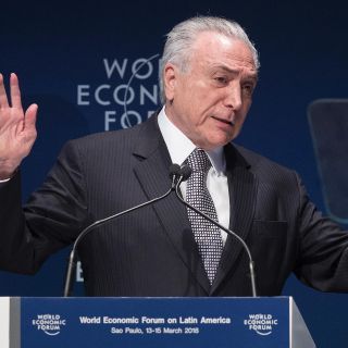 Posible "guerra comercial" con EU preocupa al Foro Económico Mundial