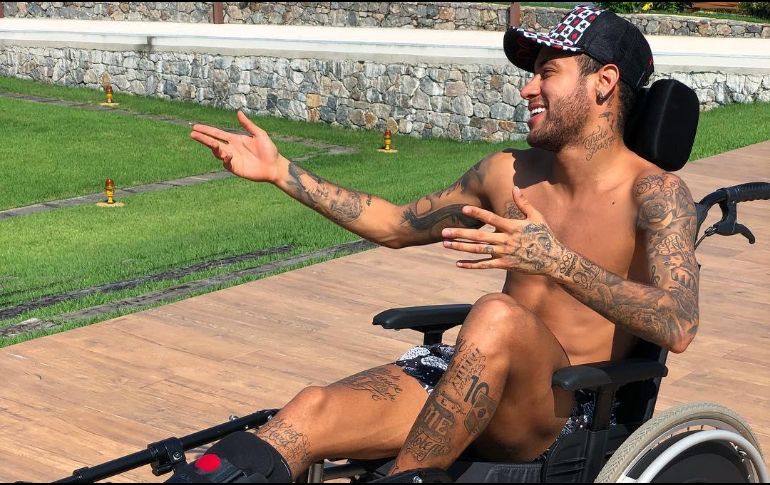 Neymar se recupera en Brasil de una fractura en el pie derecho. INSTAGRAM/@neymarjr
