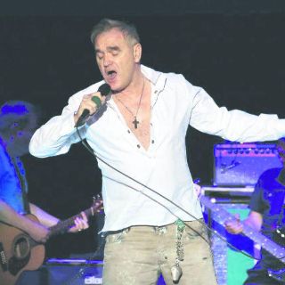 Su majestad Morrissey, arropado por el Roxy