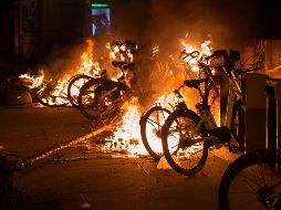 La protesta se realizó en apoyo de Mmame Mbage, vendedor callejero senegalés de más de 30 años, que llegó a España hace 12 años. AFP / O. Calvo