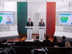 El vocero del Gobierno de la República, Eduardo Sánchez Hernández, durante un mensaje a medios, junto con el titular del IMSS, Tuffic Miguel. NOTIMEX/J. Pazos
