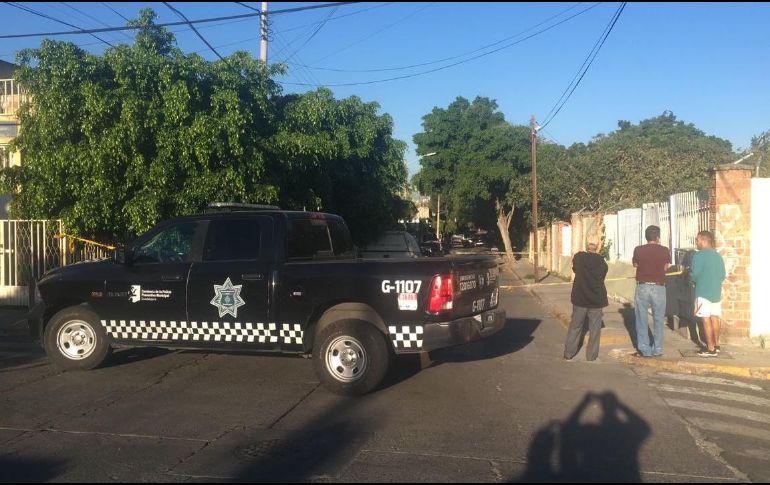 Los cadáveres estaban sobre la vía pública en el cruce de Andalucía y La Fábrica. ESPECIAL