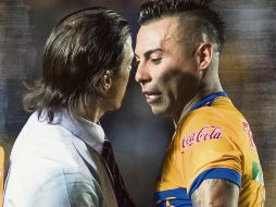 En el Apertura 2017, Matías Almeyda se encaró con Eduardo Vargas, quien supuestamente se burlaba del Rebaño al finalizar el duelo que Tigres ganó 1-0. MEXSPORT