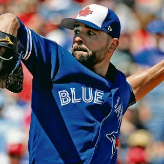 Jaime García logra segundo triunfo con Azulejos