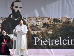 Durante su visita, Francisco resaltó la figura del padre Pío. AFP/T. Fabi