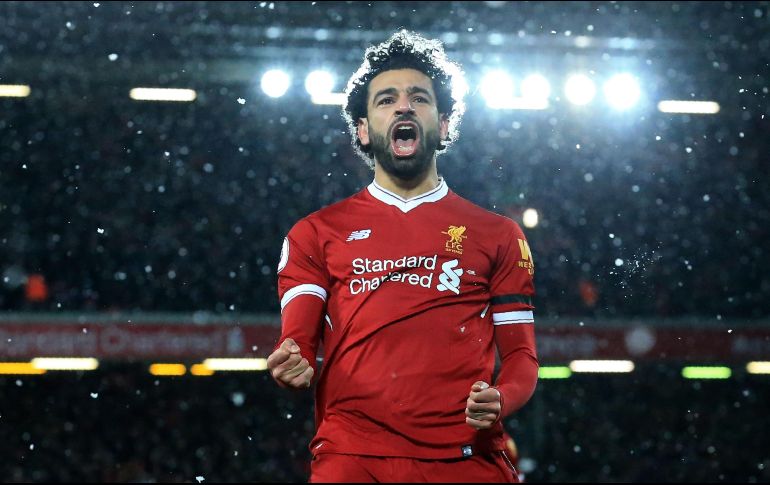 Con sus cuatro anotaciones, Salah alcanza los 28 tantos y se pone al frente de la clasificación de la Liga, superando por cuatro al delantero del Tottenham, Harry Kane. AFP / L. Parnaby