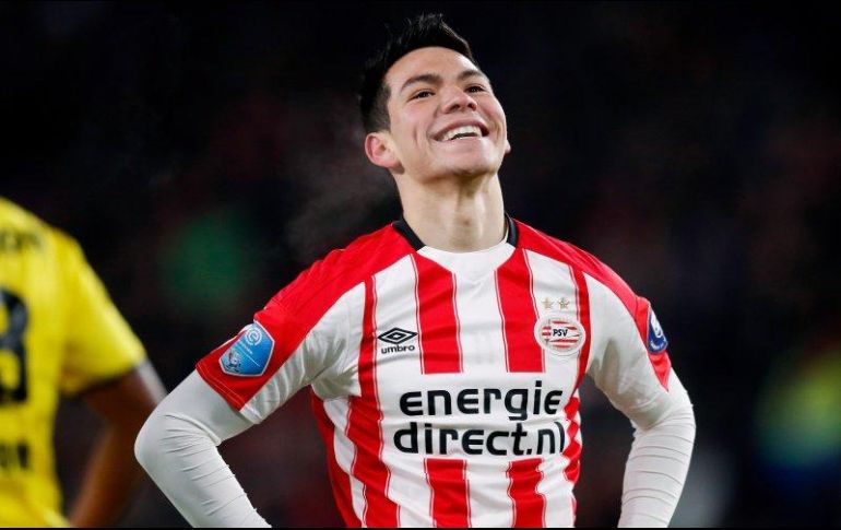 A pesar de haberse perdido tres partidos por una sanción disciplinaria, Lozano se mantiene como el líder goleador de la Eredivisie. TWITTER/@PSV