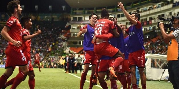 Lobos BUAP deja ir el triunfo ante un deprimido Le&oacute;n