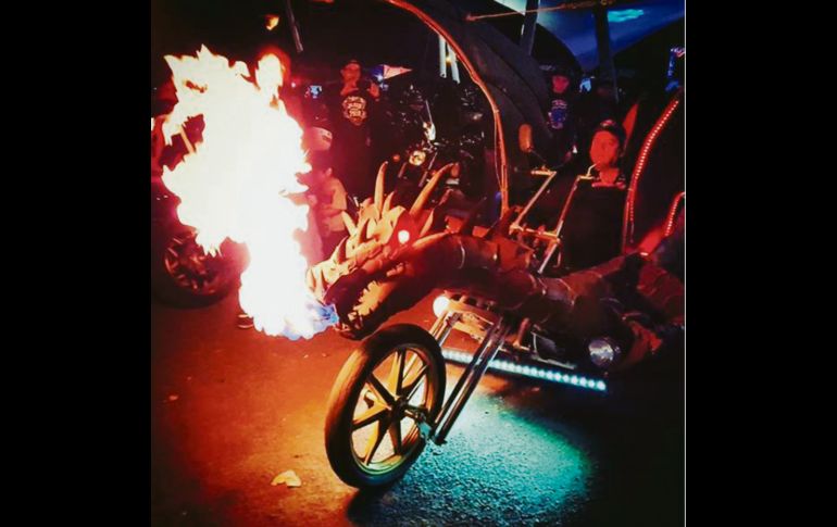 Una motocicleta modificada para escupir fuego a la menor provocación. EL INFORMADOR/ A. García