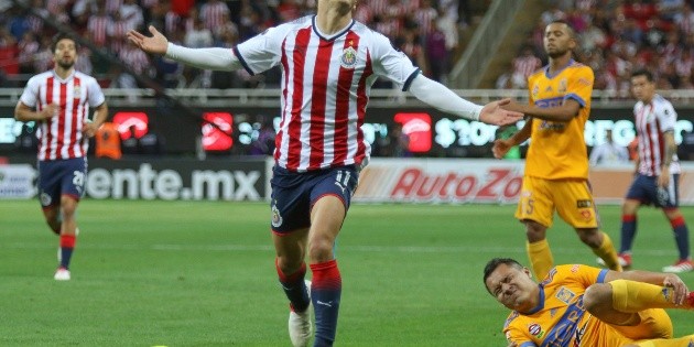 Chivas y Tigres igualan sin goles
