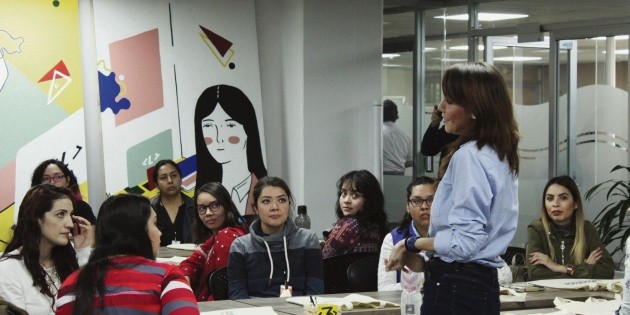 Laboratoria busca incluir a 50 mujeres en nueva convocatoria