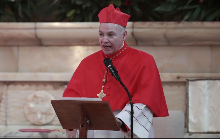 El arzobispo primado de México pidió a los fieles católicos a anunciar los valores de la vida humana pero no con palabras sino con actos. SUN / ARCHIVO