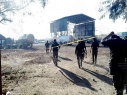 Además de los combustibles, al cumplimentar las órdenes de cateo se aseguraron seis inmuebles, equipos de cómputo y documentación diversa. NOTIMEX