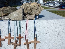 Cinco cuerpos fueron sacados de autos aplastados y un hombre murió en el hospital, lo que eleva el número total de víctimas a seis. EFE / C. Herrera