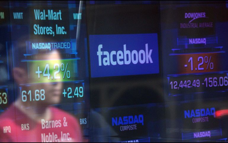 Los problemas por la filtración de datos personales, le pegan a las finanzas de Facebook y otras empresas del sector apenas en la primer jornada de la semana. AFP / Archivo