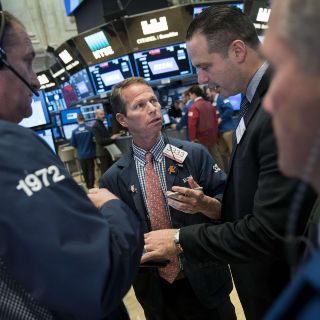 La Fed alista la primera de cuatro alzas en tasas