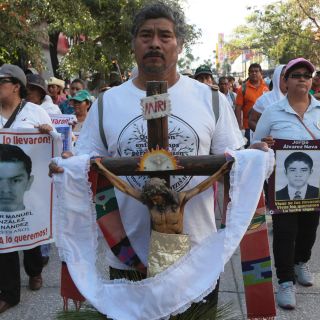 Parlamento Europeo pide investigar presunta tortura en Ayotzinapa