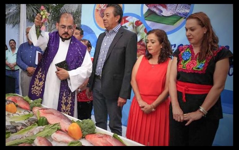 Hoy se llevó a cabo la tradicional bendición de productos pesqueros en tiempos de Cuaresma. TWITTER / @Hector_PadillaG