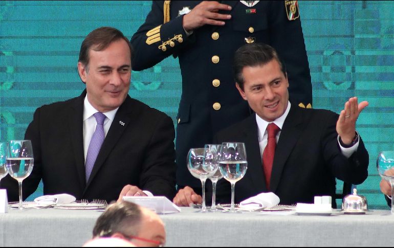 Juan Pablo Castañón, presidente del CCE y el presidente Enrique Peña Nieto. SUN/A. Ojeda