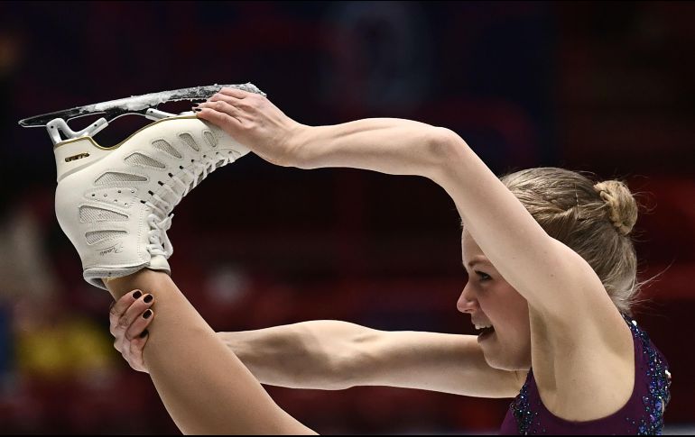 La eslovaca Dasa Grm presenta su rutina corta en el campeonato mundial de patinaje artístico que se disputa en Milán, Italia. AFP/M. Bertorello