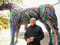 Obra. Carlos Terrés señala que la pieza más importante de su muestra es la escultura “El cuaco”, de cinco metros de altura. EL INFORMADOR/F. Atilano