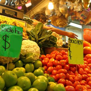 Banxico advierte de inflación al alza y presiones externas