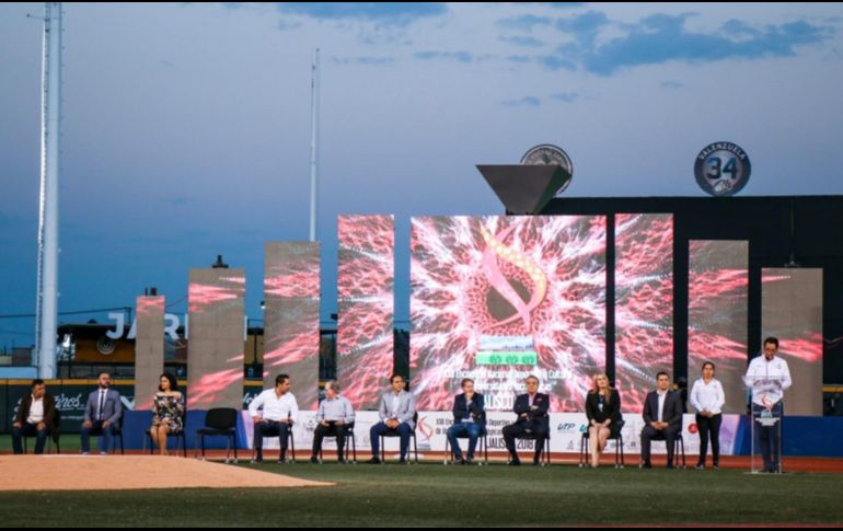 El Estadio de los Charros de Jalisco fue el escenario donde ayer se llevó a cabo la ceremonia de inauguración. TWITTER/charrosbeisbol