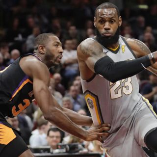 LeBron y Cavs aplastan 120-95 a Phoenix 