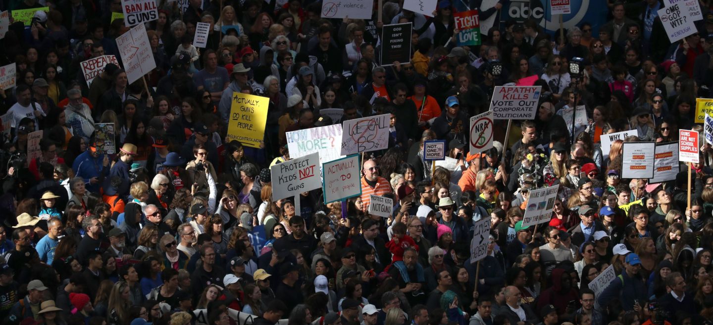 Entre los asistentes se encontraban supervivientes a las matanzas de Las Vegas en 2017 y la de Columbine en 1999. EFE / A. Gombert