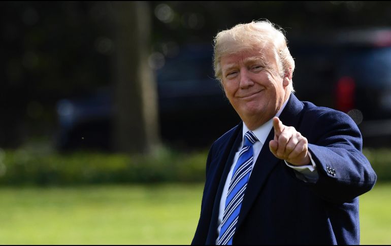 Medios aseguran que algunos bufetes de abogados han señalado que no quieren representar a un presidente “conflicto e impopular”. AP / ARCHIVO