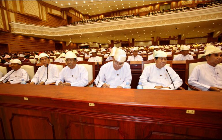 El presidente es elegido de entre tres candidatos propuestos por la cámara alta y baja del parlamento, y el Ejército, respectivamente, en una votación conjunta del legislativo. EFE/ARCHIVO