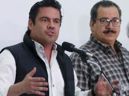 Aristóteles Sandoval anunció que la recompensa de un millón de pesos, ofrecida para quien ayude a localizar a los estudiantes desaparecidos, es extensiva para cualquier otro caso ocurrido en el estado. EFE/C. Zepeda