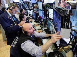 La Bolsa de Nueva York cerró con más tranquilidad tras la confirmación de un diálogo entre EU y China sobre el déficit comercial en detrimento de la potencia norteamericana. AP / ARCHIVO