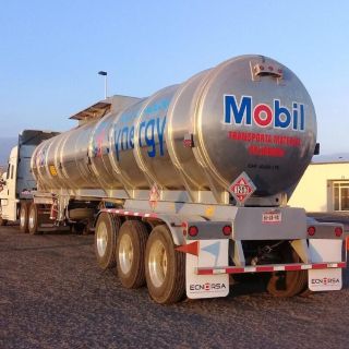 Exxon planea importar dos millones de barriles de gasolina