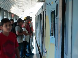 Los usuarios que no cambien la tarjeta en las fechas programadas, deberán adquirir la InnovaCard que cuesta 20 pesos; incluye un viaje. EL INFORMADOR / F. Atilano