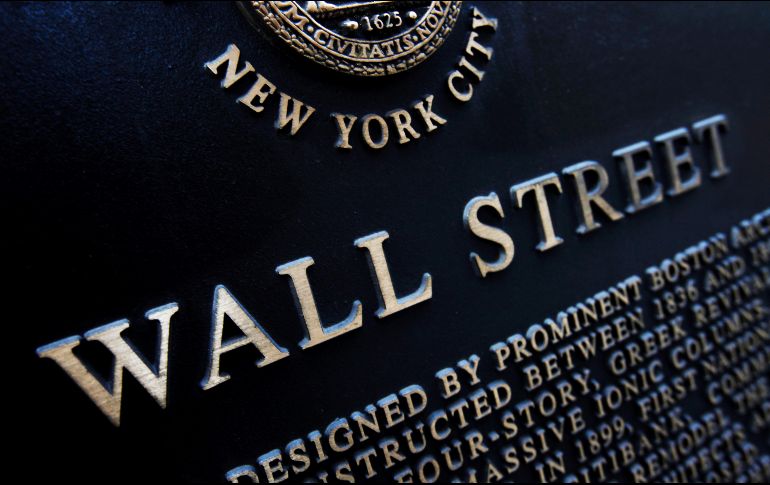 El Nasdaq perdió un 2.93 por ciento, bajó a siete mil 008.81 puntos; y el S&P 500 cayó a dos mil 612.62 puntos. AP / ARCHIVO