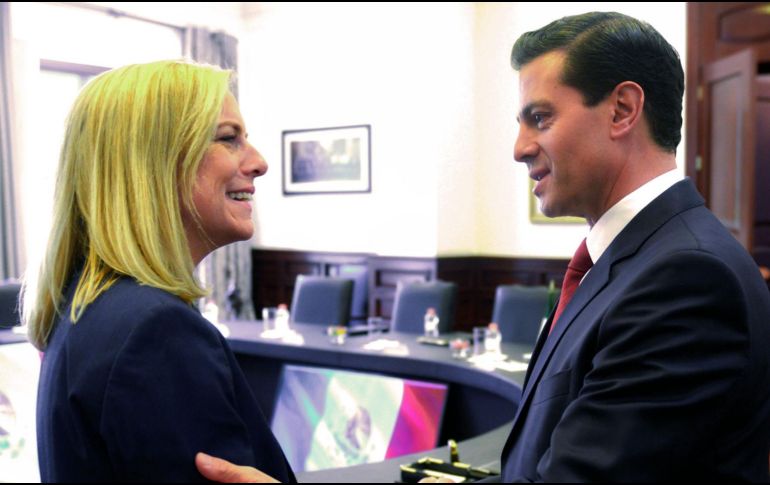 En el encuentro el Presidente y la funcionaria del gobierno Trump conversaron sobre la importancia de continuar el diálogo respetuoso, franco y constante entre ambos países. AFP / Presidencia de México