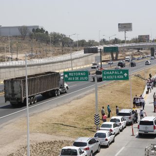 Aristóteles inaugura retorno en Periférico y avenida 8 de Julio