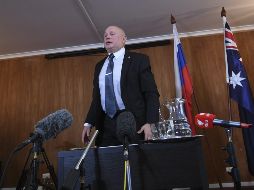 El embajador de Rusia en Camberra, Grigory Logvinov, ofrece una rueda de prensa en la Embajada en Canberra. EFE/L. Coch