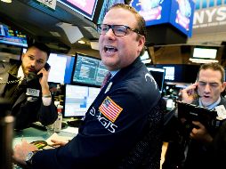 El índice industrial Dow Jones reporta una importante baja de 344.89 puntos (-1.43 por ciento) para operar en 23 mil 857.71 unidades. EFE / ARCHIVO