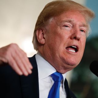 Buscan que Trump declare sobre pago hecho a actriz porno