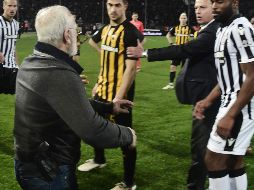 El episodio protagonizado por Savvidis es parte de una crisis generalizada del futbol griego. AP/