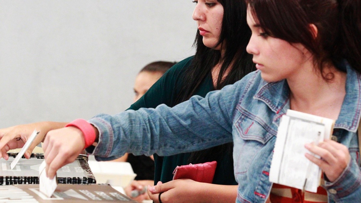 Apatía del voto joven, el reto para partidos | El Informador